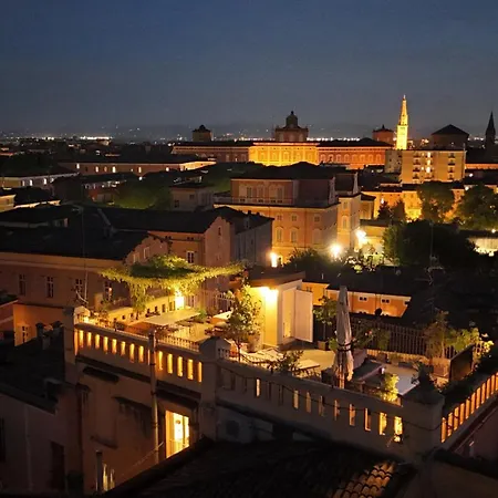 Apartment Terrazza Bonasi - Relax & Cinema Privato In Centro Storico Modena