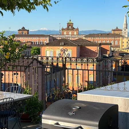 Terrazza Bonasi - Relax & Cinema Privato In Centro Storico * Modena